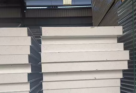 Сэндвич-панель: высокоэффективная теплоизоляция для арктической исследовательской станции.